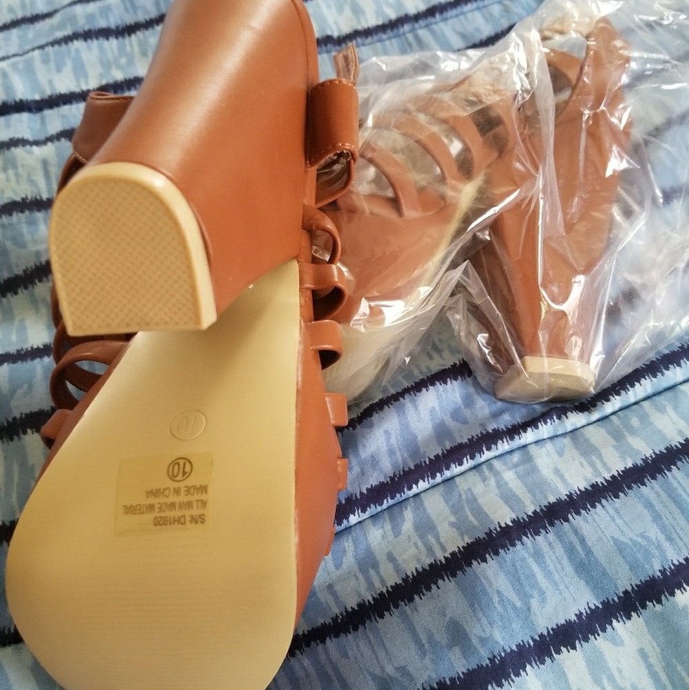 Chunky heels - Picture 3 of 3